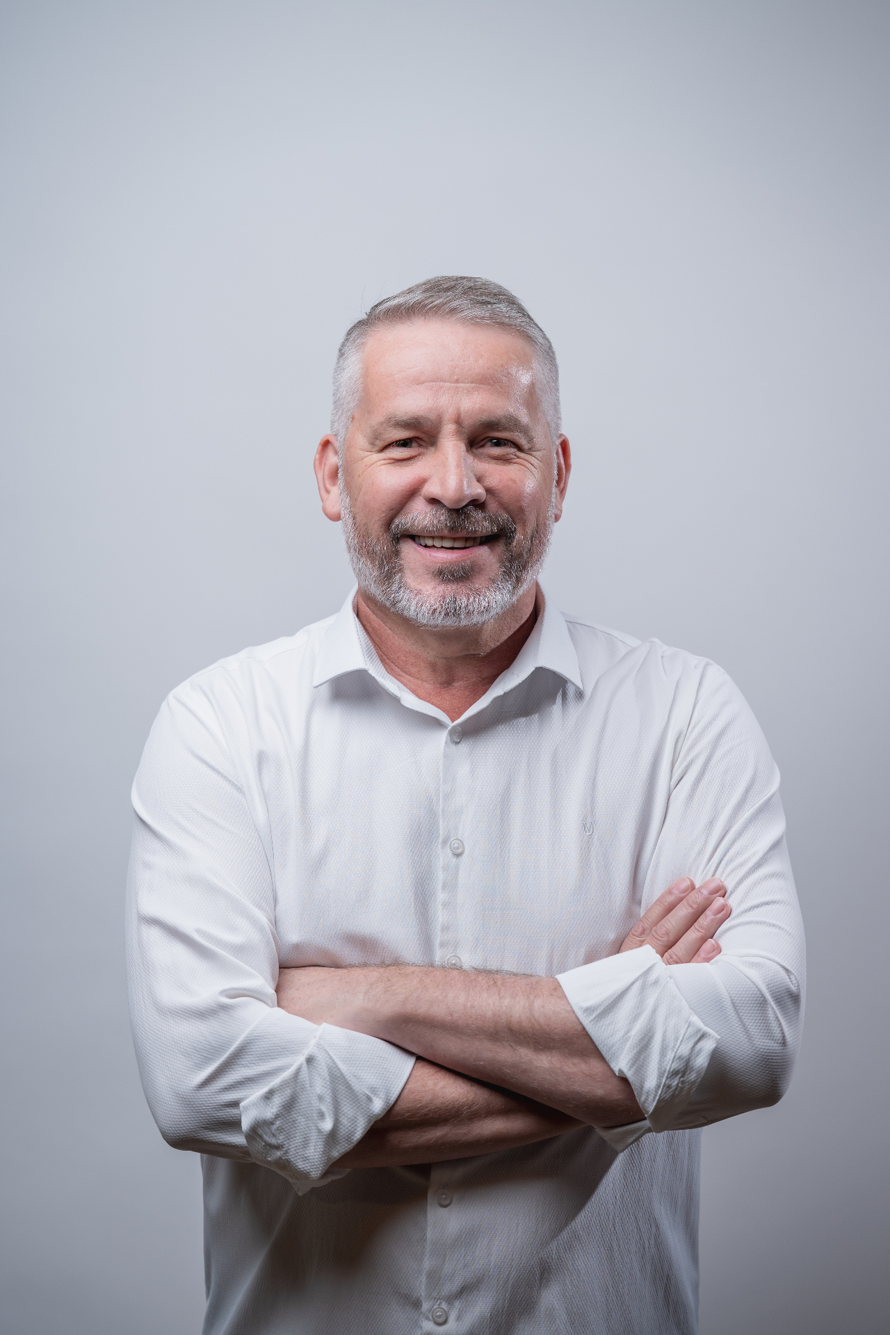 Retrato de Salmir da Silva sorrindo